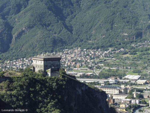 Castello di Verres e la valle di Issogne