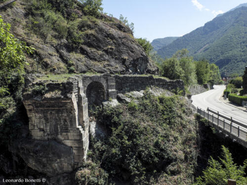 Resti del ponte romano della Via delle Gallie a Saint-Vincent